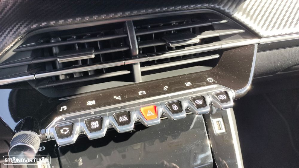 Peugeot 2008 1.2 PureTech Allure Pack EAT8 - 27