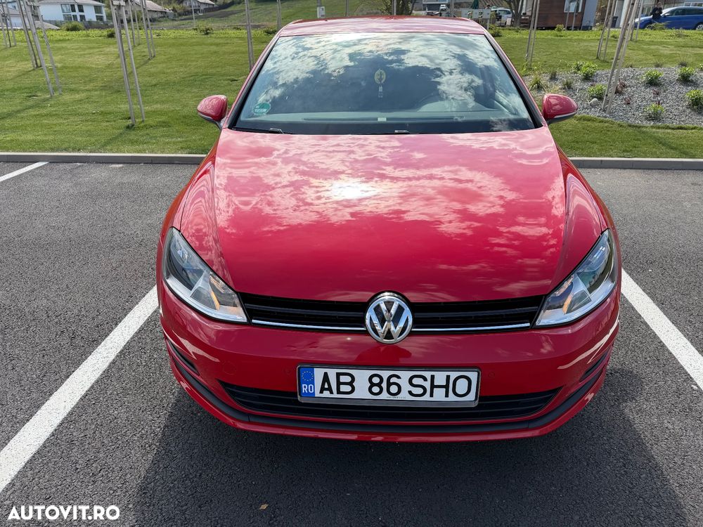 Volkswagen Golf - 1