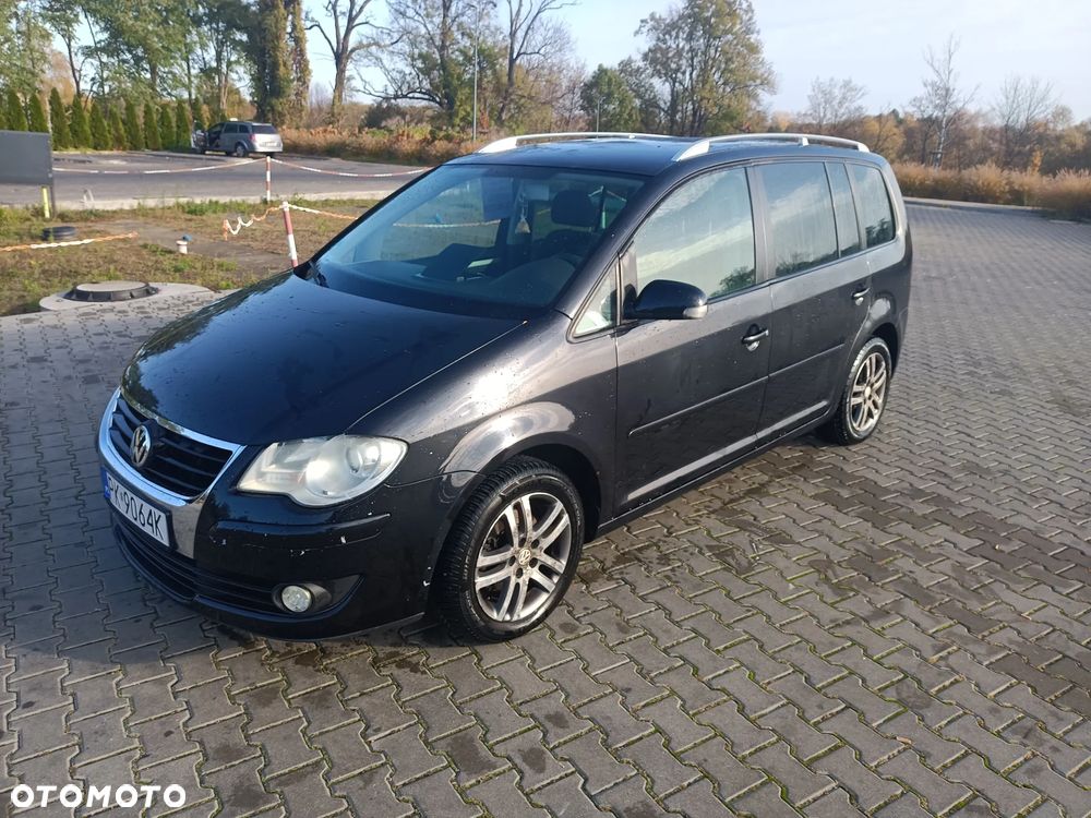 Volkswagen Touran - 1