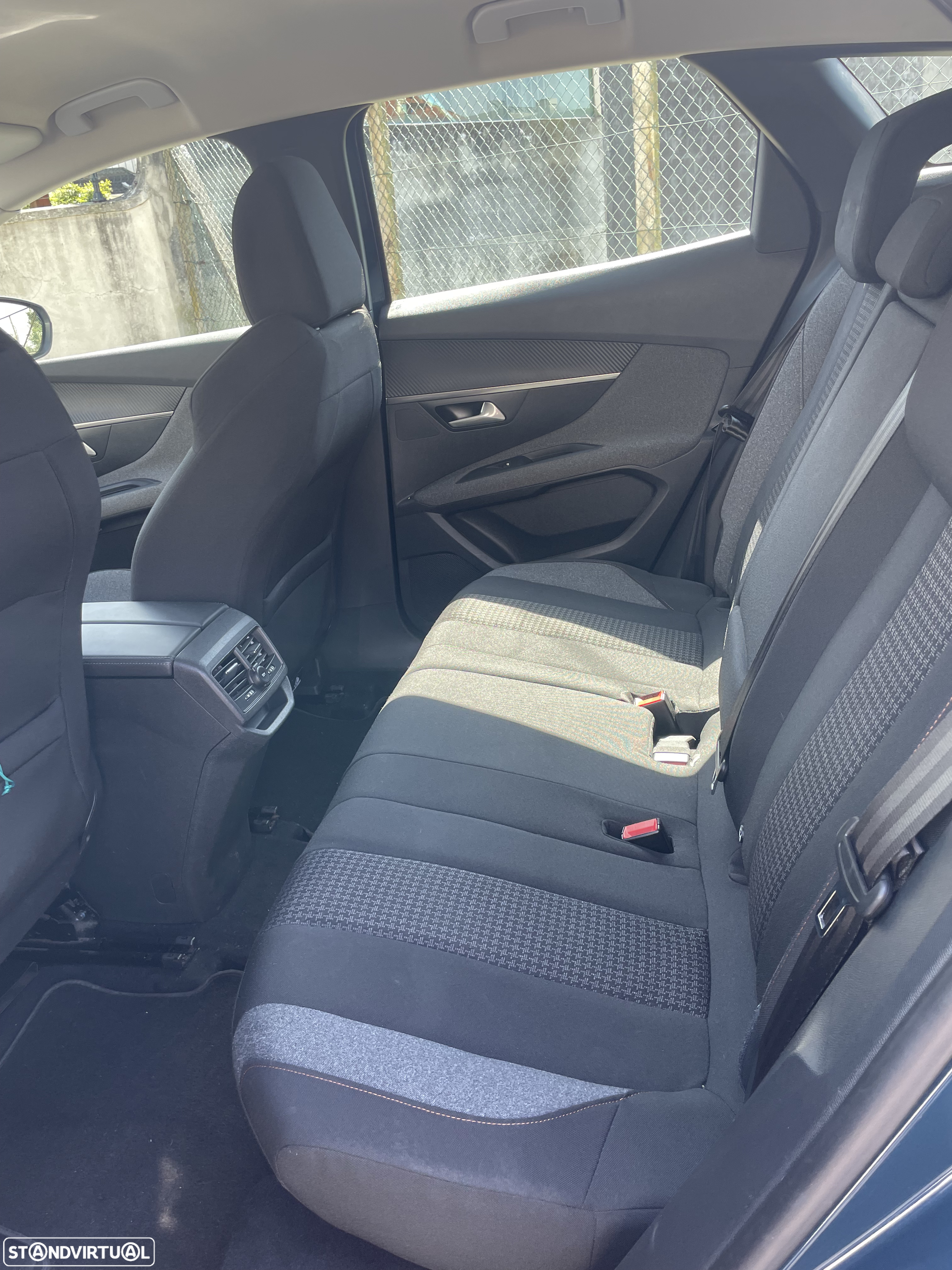 Peugeot 3008 BlueHDi 130 Stop & Start EAT8 Allure Pack - 13
