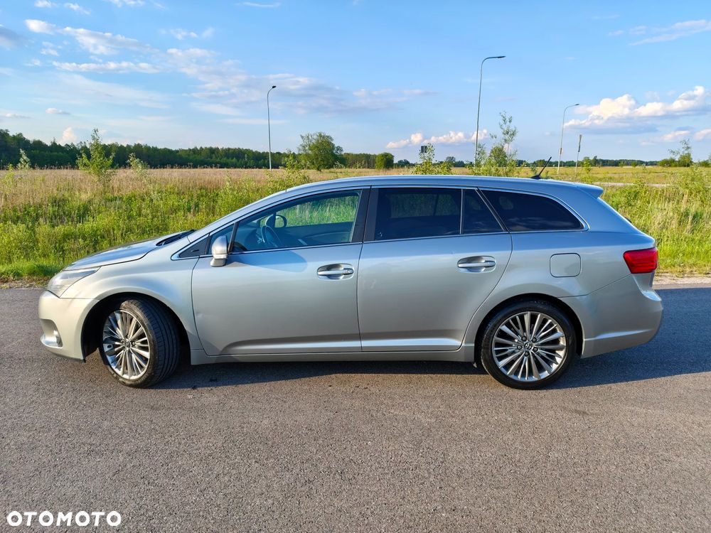 Toyota Avensis 1.8 Multidrive S Sol - 2