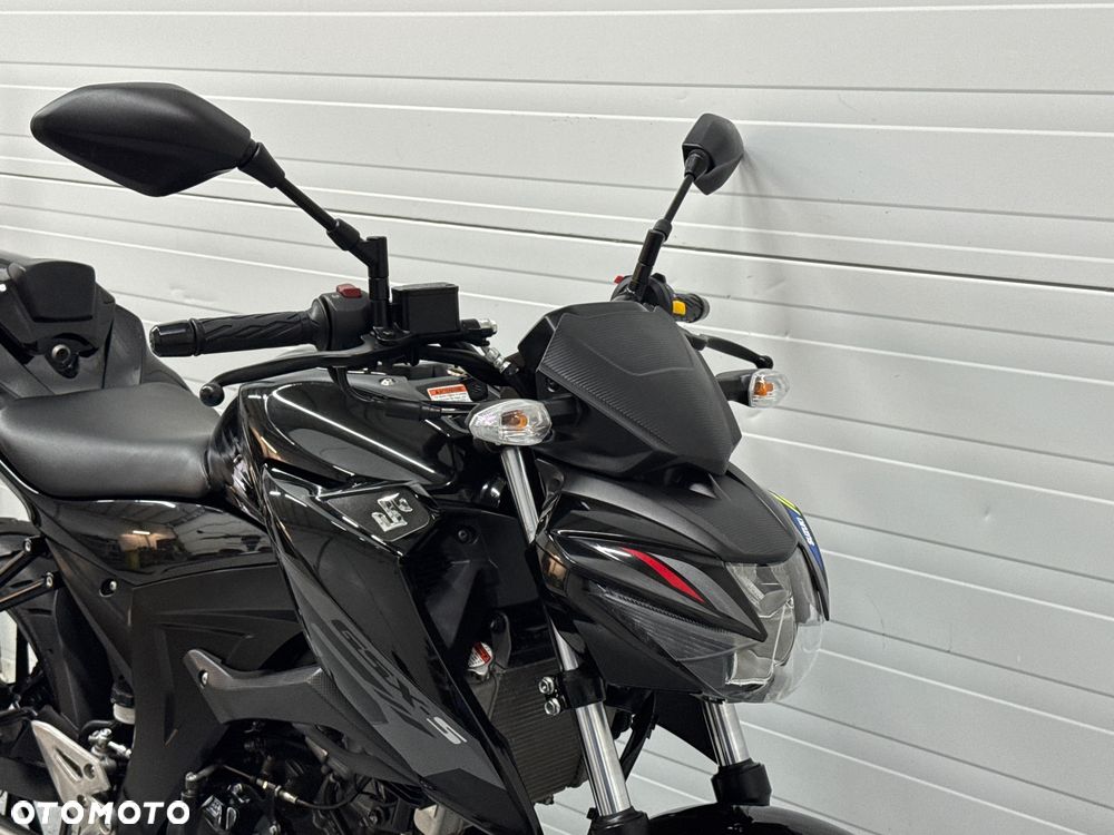 Suzuki GSX - 8
