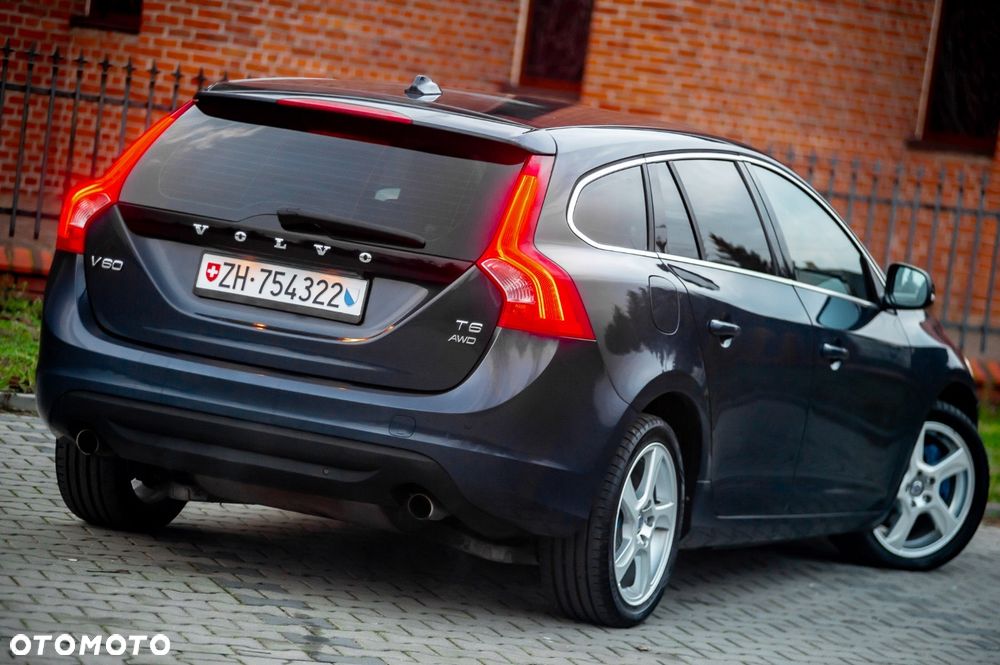 Volvo V60 T6 AWD Geartronic Momentum - 13