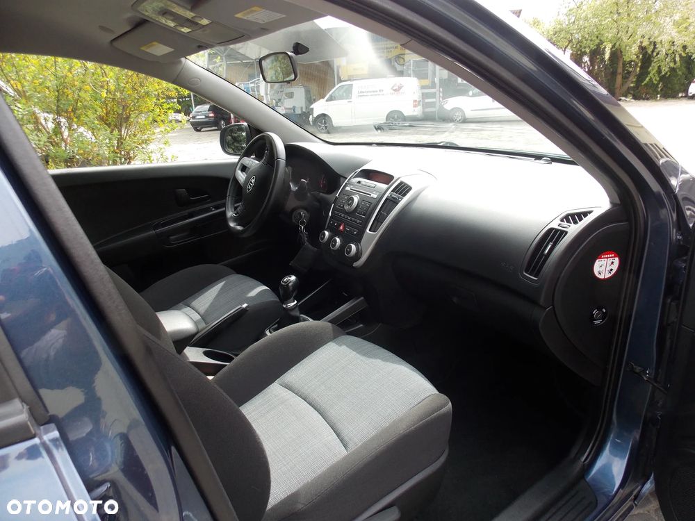 Kia Ceed 1.4 CVVT ISG Spirit - 13