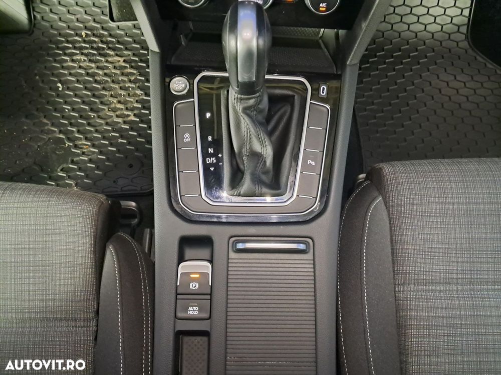 Volkswagen Passat - 16