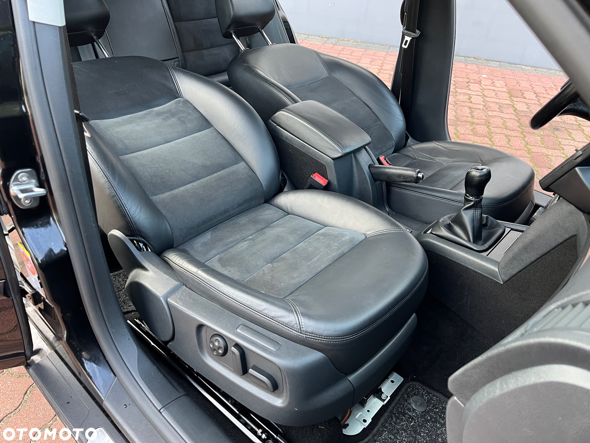 Skoda Octavia 2.0 TDI DPF Laurin & Klement - 23