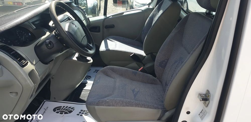 Renault Trafic - 13