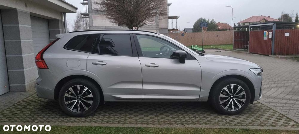 Volvo XC 60 B4 D AWD Plus Dark - 4