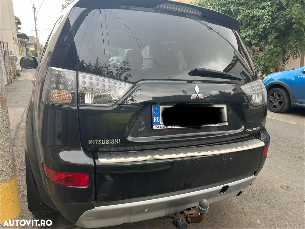 Mitsubishi Outlander 2.4 MIVEC NAVI Instyle Aut - 3