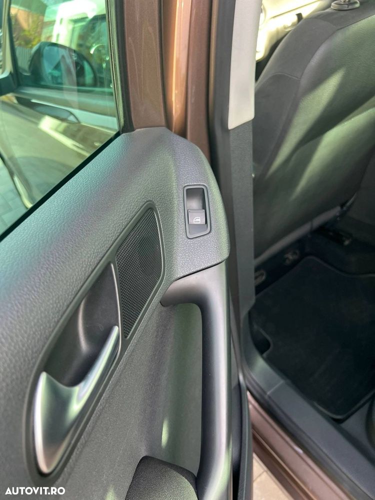 Volkswagen Tiguan - 2