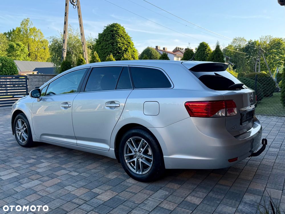 Toyota Avensis 1.8 Executive - 4