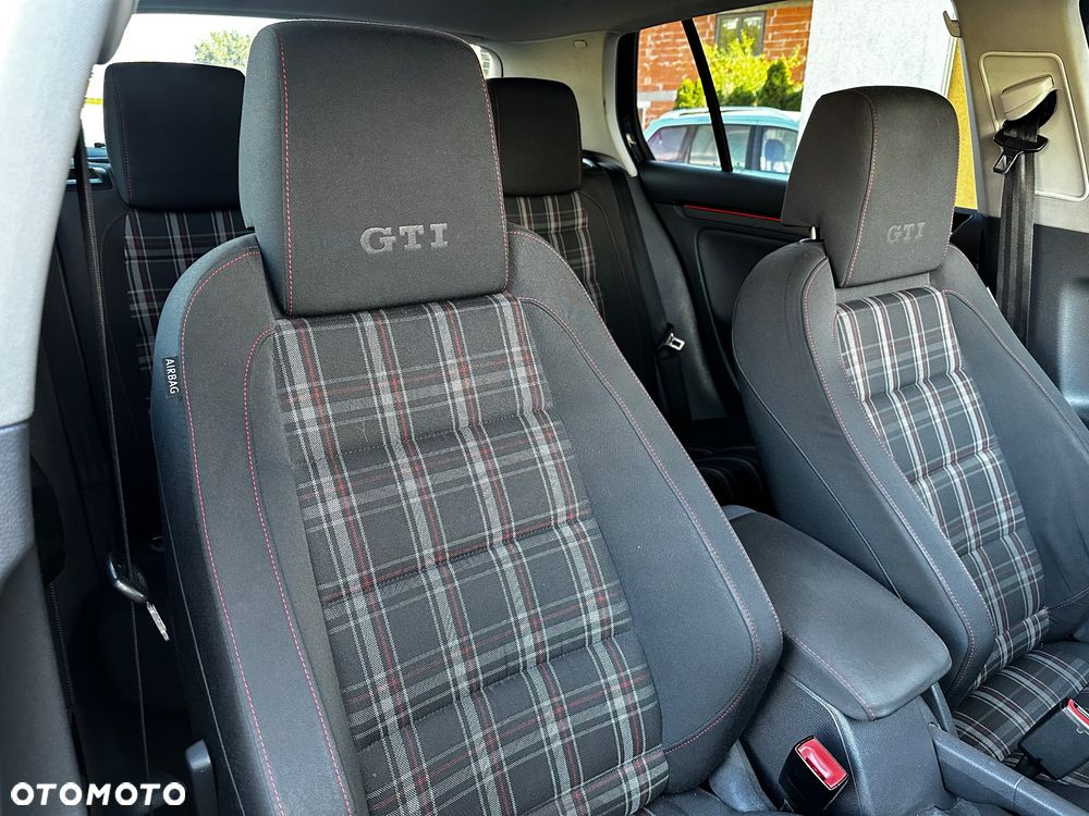 Volkswagen Golf - 15