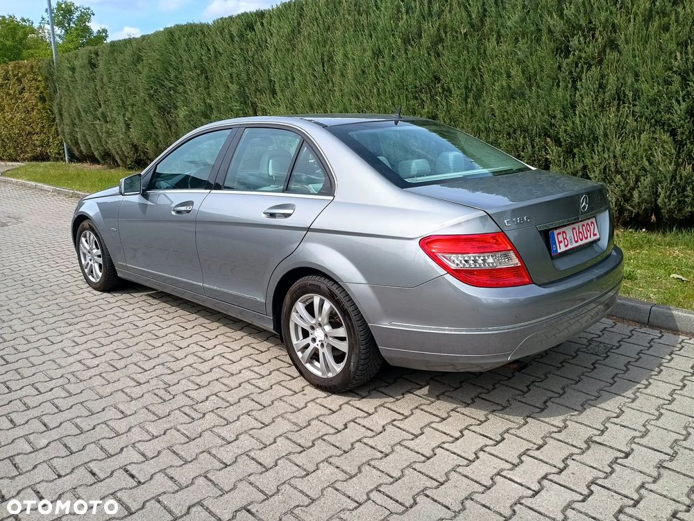 Mercedes-Benz Klasa C 180 CGI Automatik BlueEFFICIENCY Avantgarde - 6