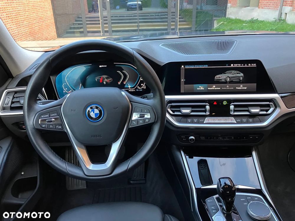 BMW Seria 3 330e Advantage - 11