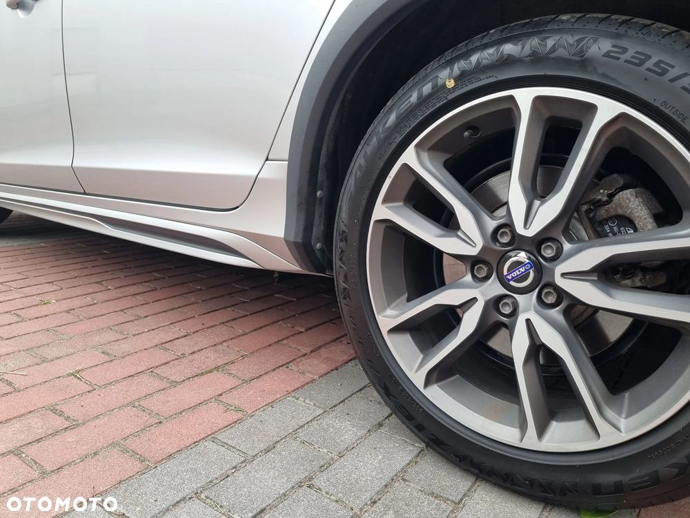 Volvo V60 Cross Country - 17