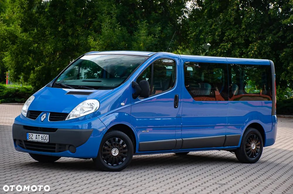 Renault Trafic 2.0 dCi 115 FAP Grand Passenger Black Edition - 11