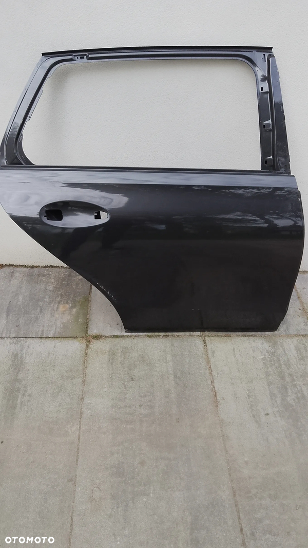 Mercedes C W206 kombi Drzwi tył prawy A2067328600 ŁADNE