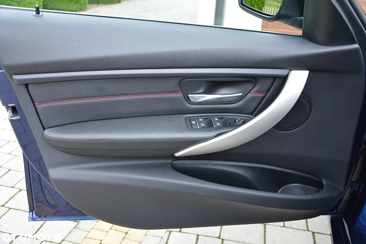 BMW Seria 3 320d - 26