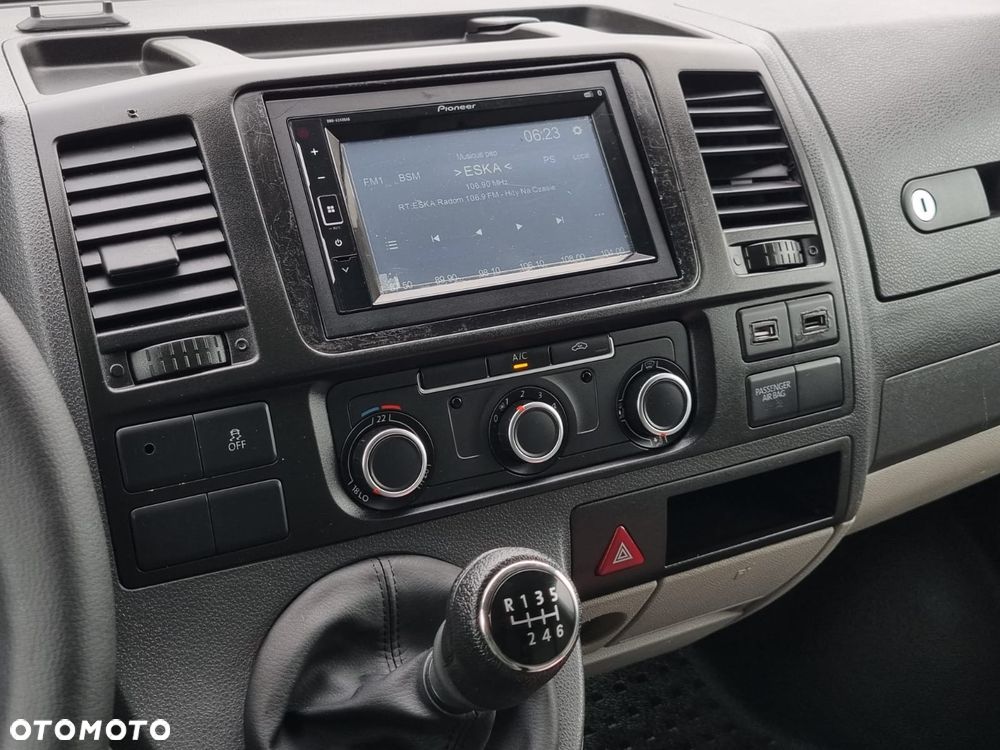 Volkswagen Transporter - 11