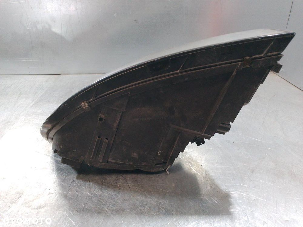 LAMPA PRAWA PRZÓD VOLVO V50 30698886   0301198204 - 4