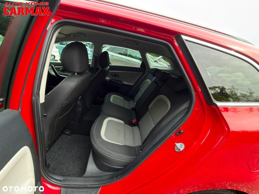 Kia Ceed - 14