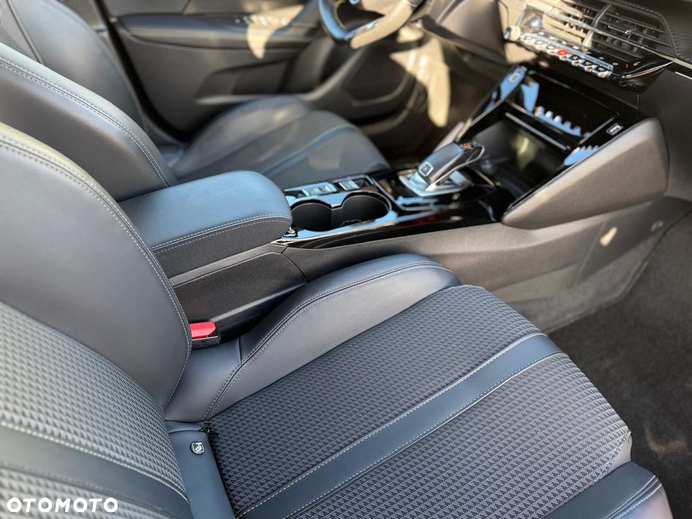 Peugeot 2008 1.2 PureTech GT Line S&S EAT8 - 16