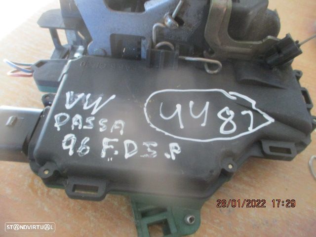 Fecho 6X1837014C VW PASSAT 1996 FD 8 Pinos - 2