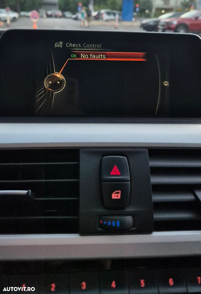 BMW Seria 3 318d Touring xDrive Advantage - 9