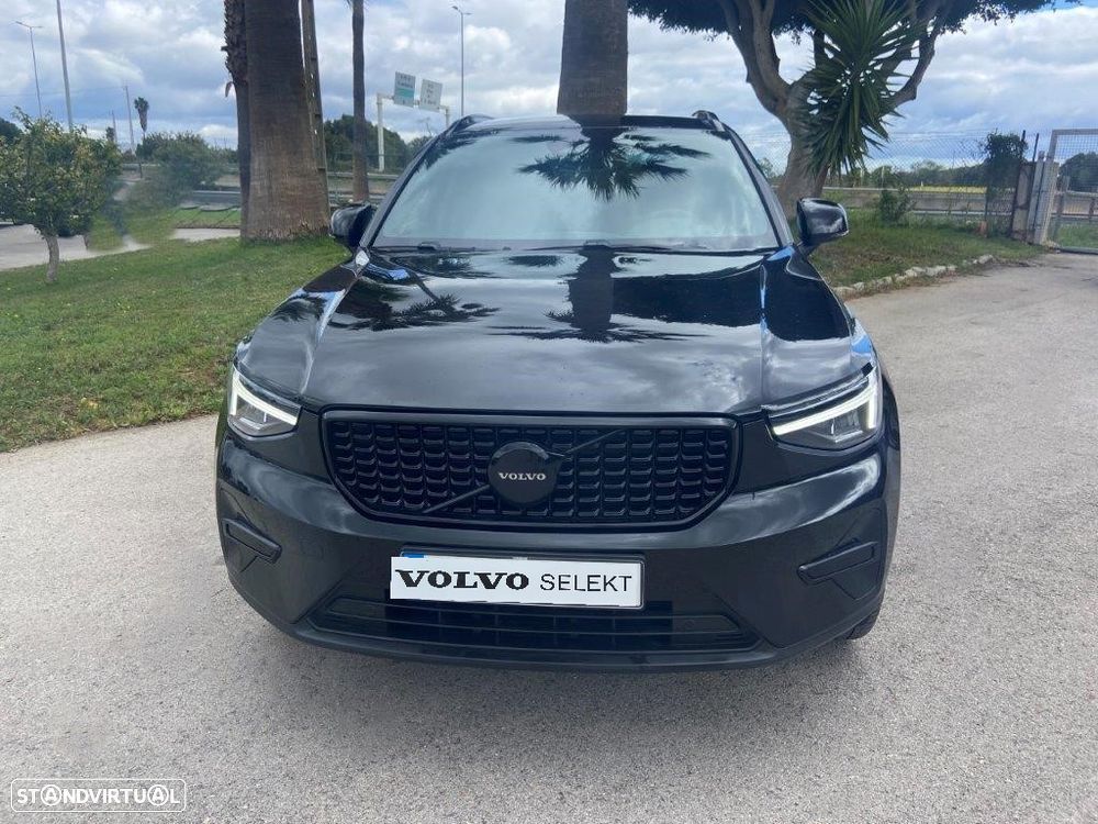 Volvo XC 40 2.0 B3 Black Edition - 4