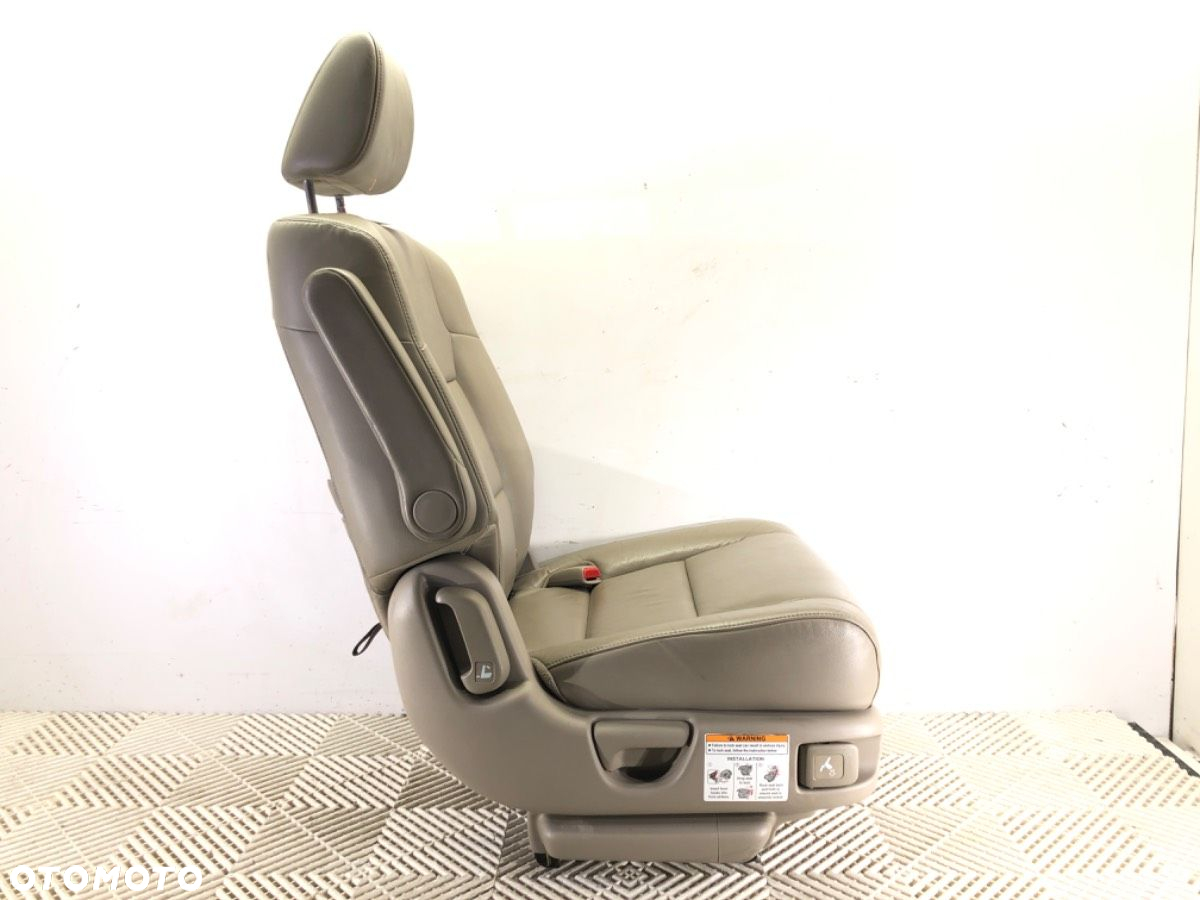 FOTEL TYŁ - 500.00 PLN - HONDA ODYSSEY (RL5) 2010 - 2022 3.5 185 kW [252 KM] benzyna 2010 - 2022 - 4