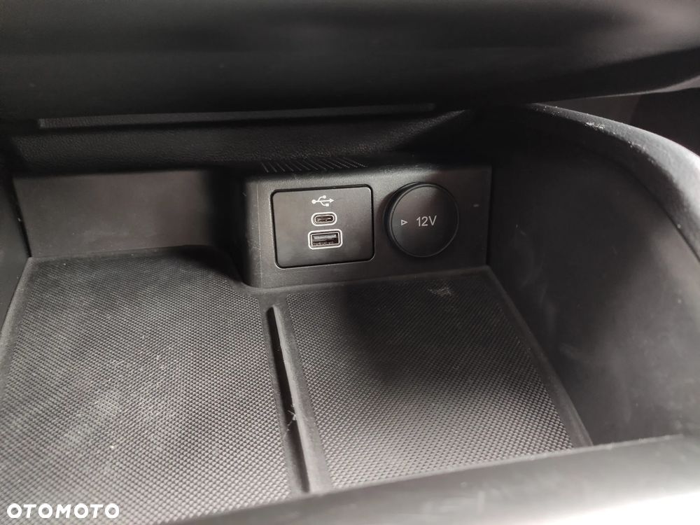 Ford Focus 1.0 EcoBoost mHEV Titanium - 32