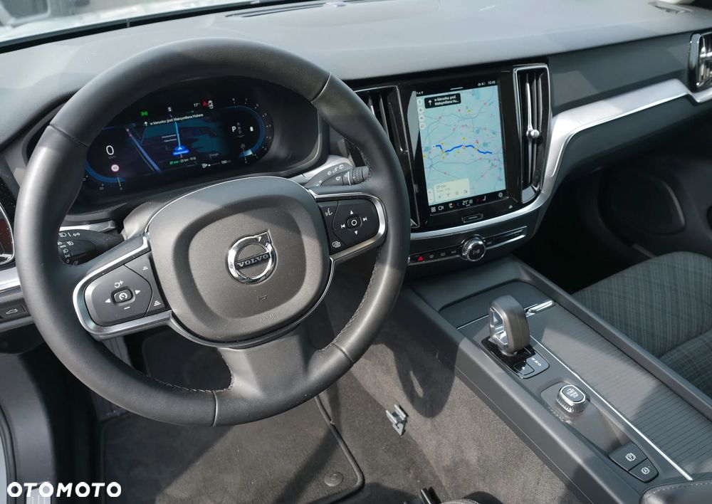 Volvo V60 B3 B DKG Momentum Pro - 21