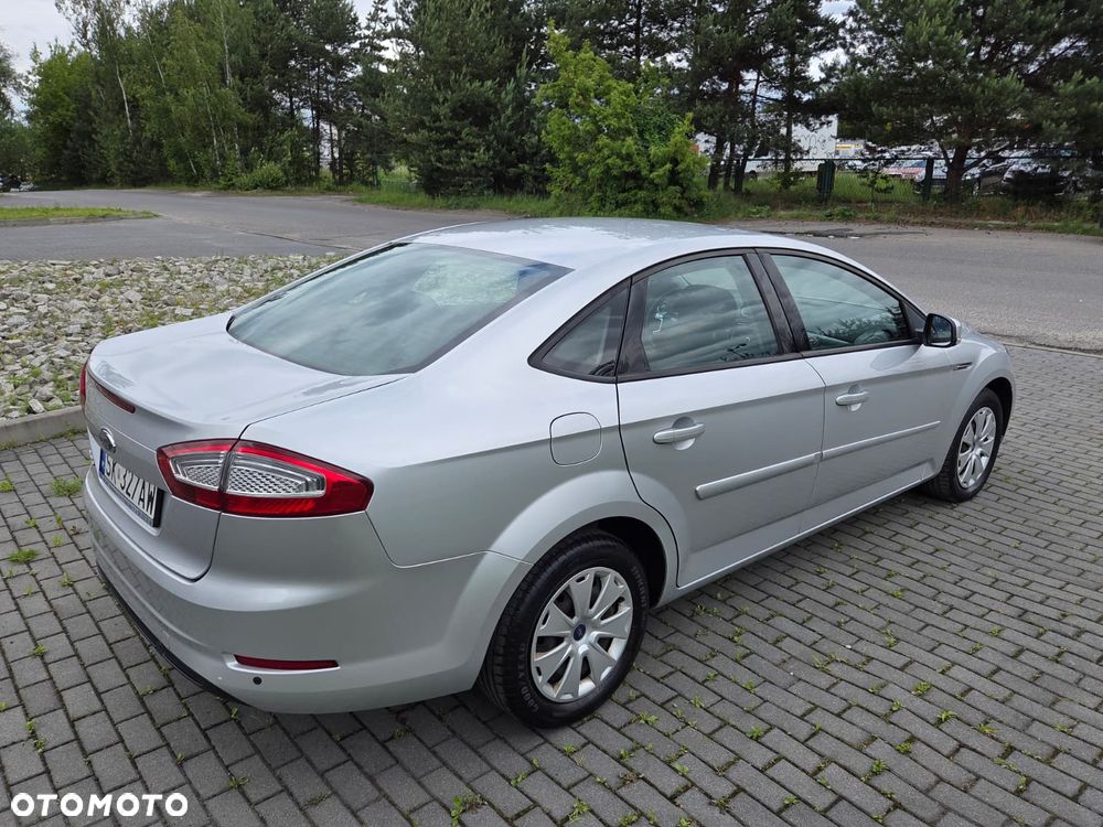Ford Mondeo 1.6 T Ambiente - 11