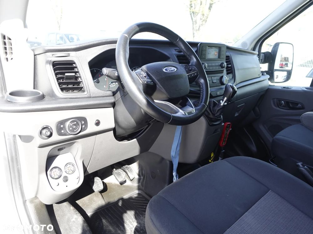 Ford Transit - Kontener z windą - 23