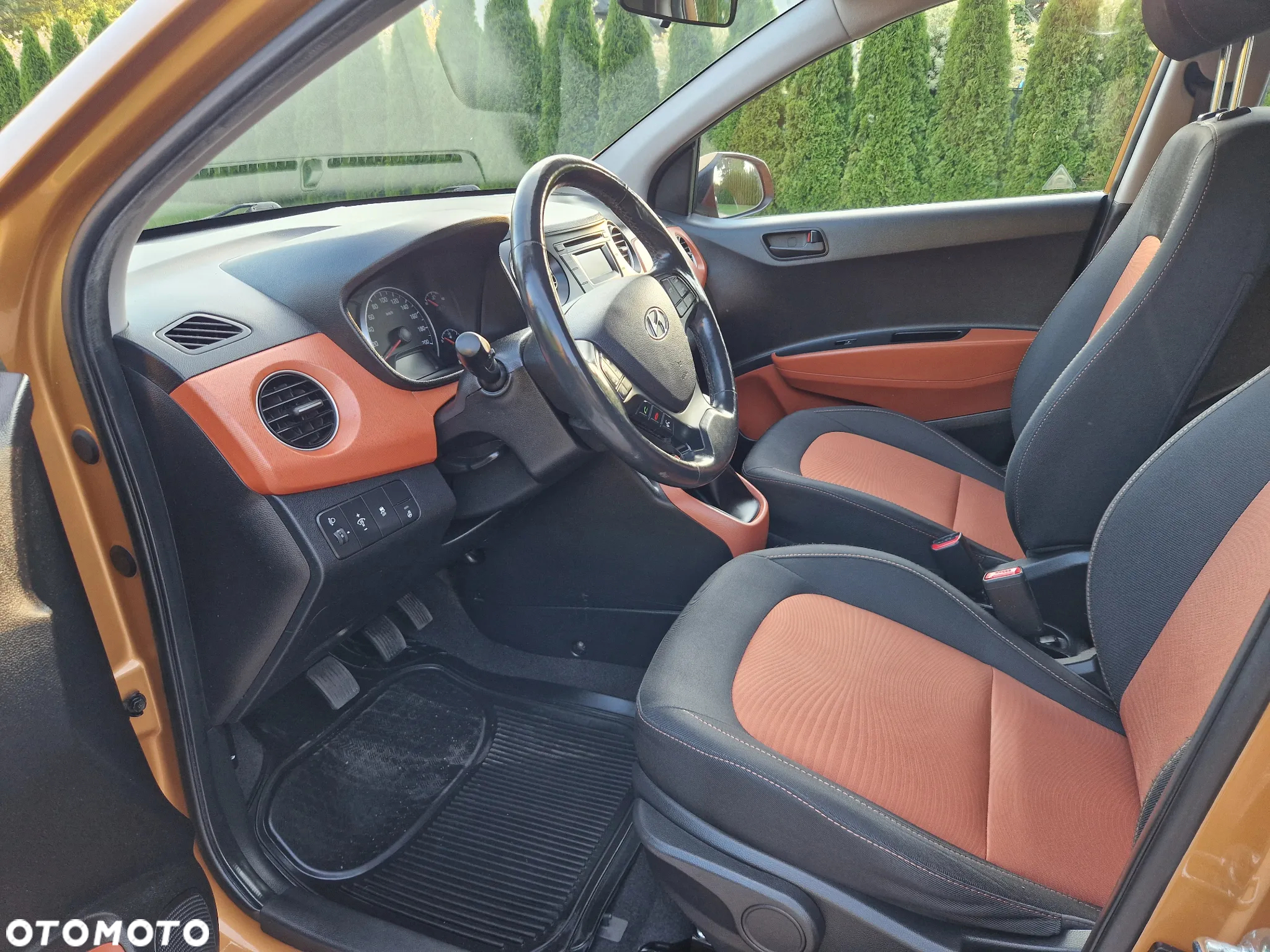 Hyundai i10 1.0 Fifa World Cup Edition - 16