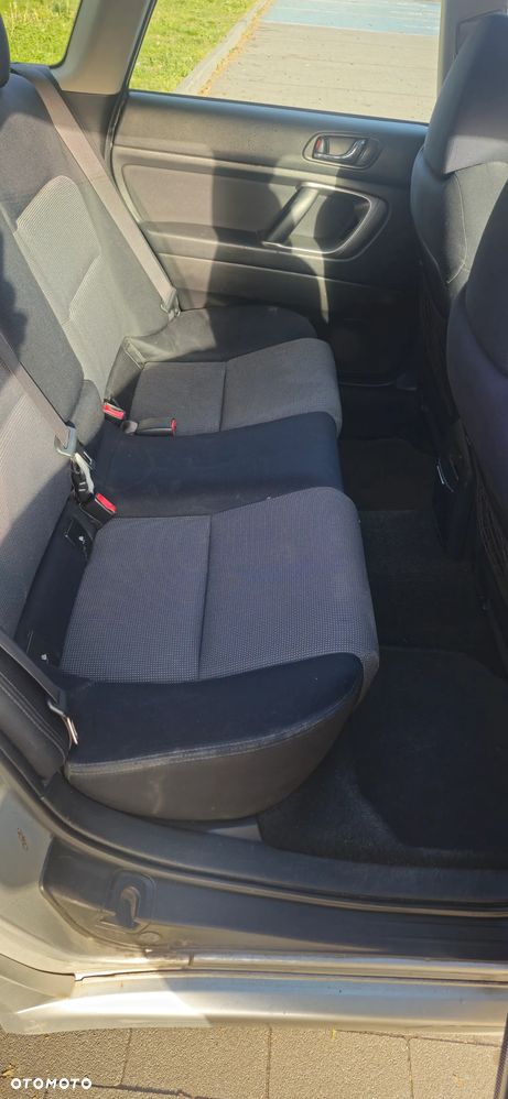Subaru Legacy - 14