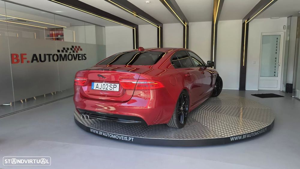 Jaguar XE 2.0 D R-Sport - 16