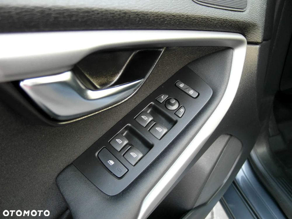 Volvo V40 D2 Kinetic - 27