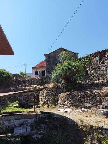 Casa de pedra para restauro - Grande imagem: 4/6