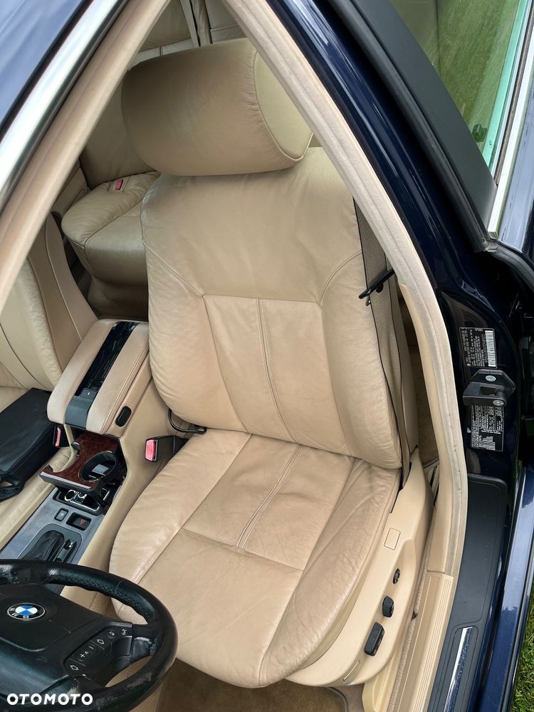 BMW Seria 7 740i - 15