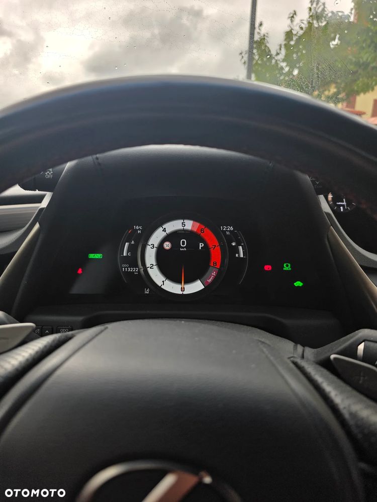 Lexus ES 300h F Sport - 9