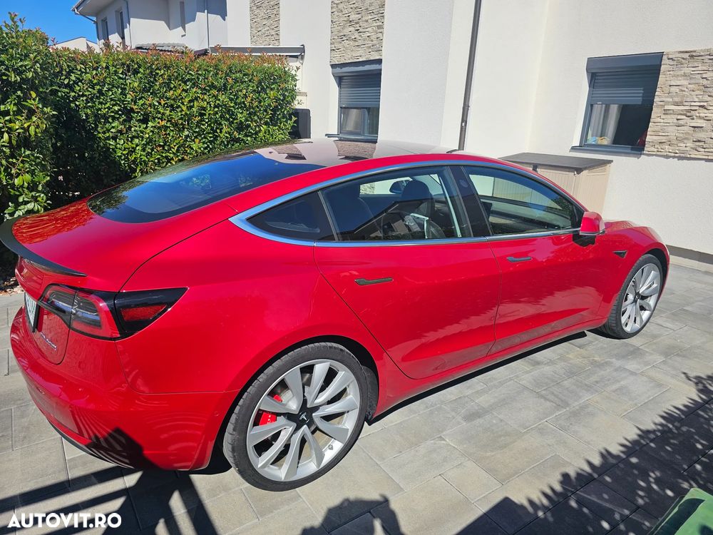 Tesla Model 3 Performance - 3