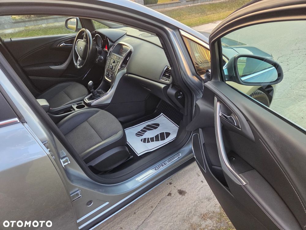 Opel Astra 1.6 Turbo Design Edition - 5