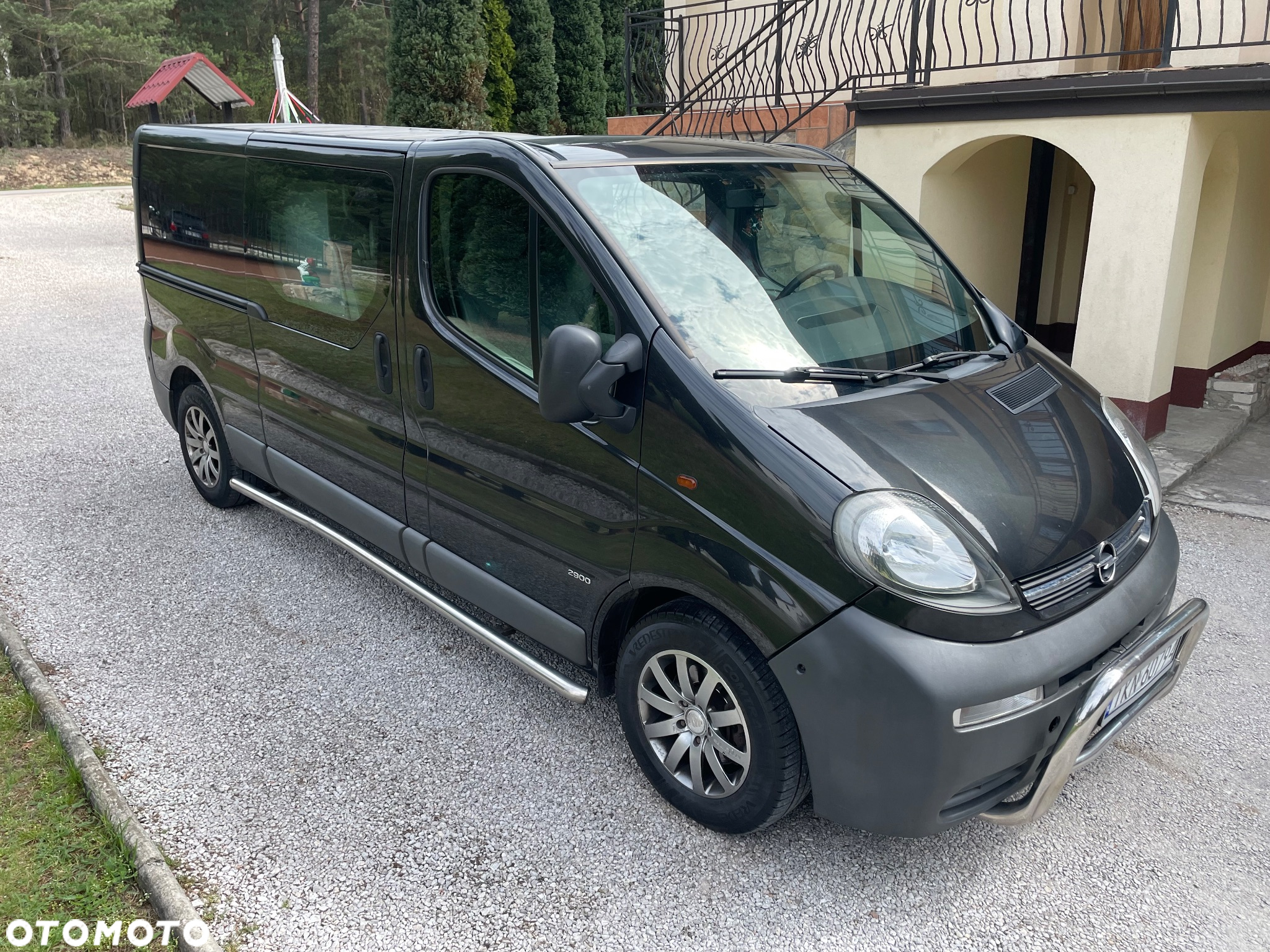 Opel Vivaro 2.5 CDTI L2H1 - 2
