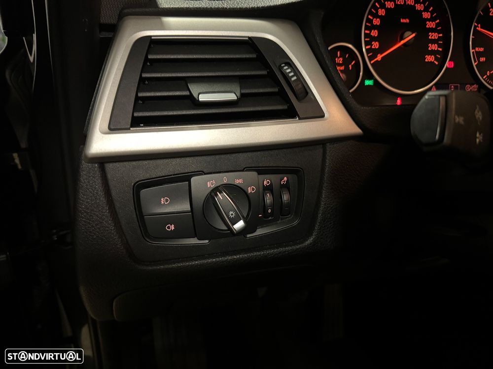 BMW 318 d Essence - 13