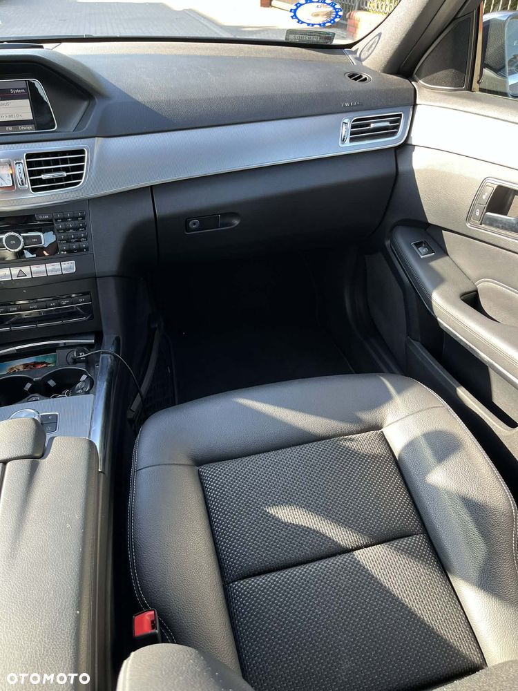 Mercedes-Benz Klasa E 220 BlueTEC 4-Matic Elegance - 14