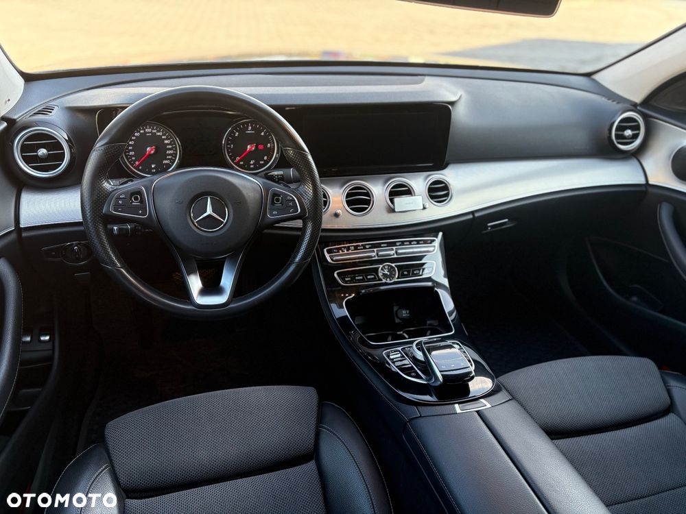 Mercedes-Benz Klasa E 200 d T 9G-TRONIC Avantgarde - 12