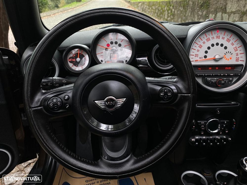 MINI 3 Portas Cooper D - 25