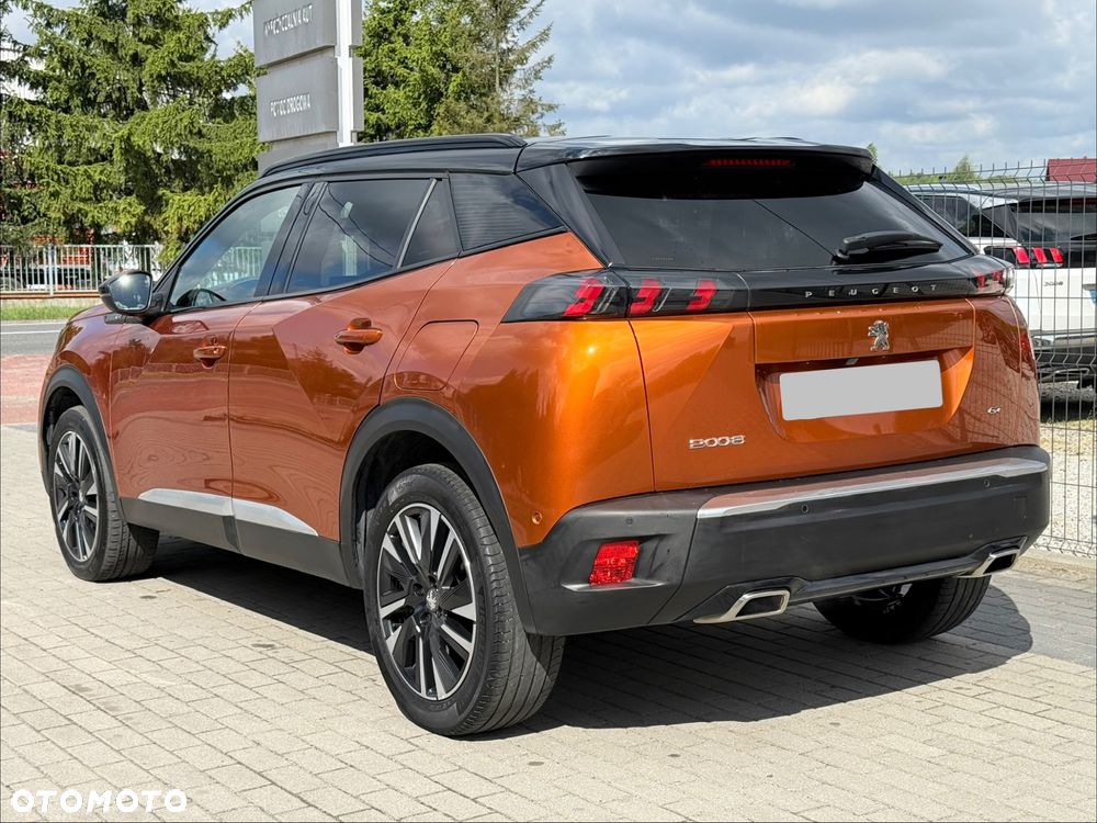Peugeot 2008 PureTech 155 EAT8 GT - 4