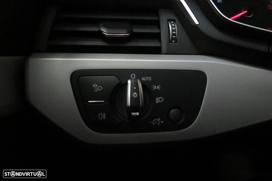 Audi A4 Avant 35 TDI Design S tronic - 21